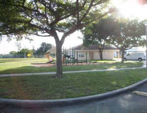 Seminole Manor foreclosures in Lake Worth