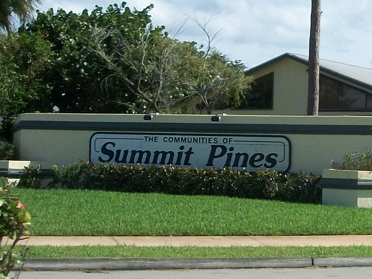 Summit Pines foreclosures in West Palm Beach